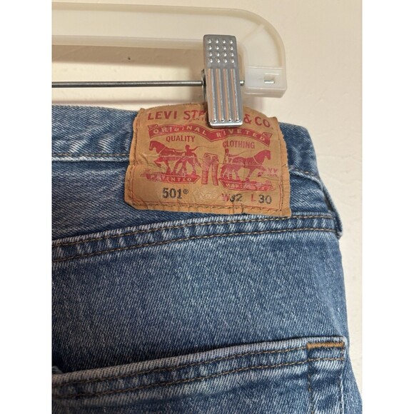 Levi’s 501 Jeans Men's 32x30 Relaxed Fit Straight Leg Light Wash Button Fly - Picture 4 of 6